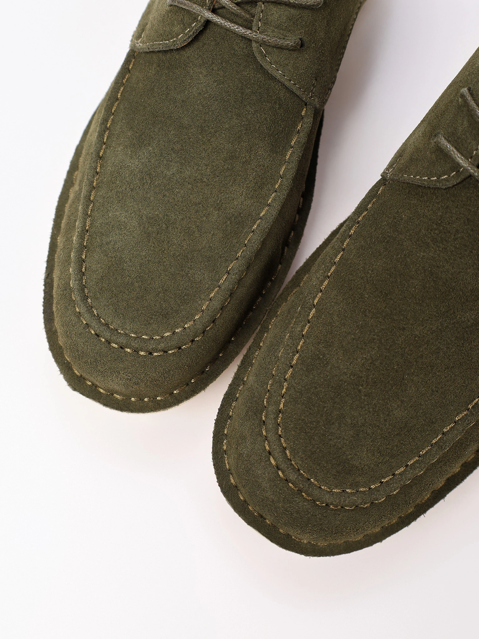 Мокасины зеленого цвета со шнуровкой